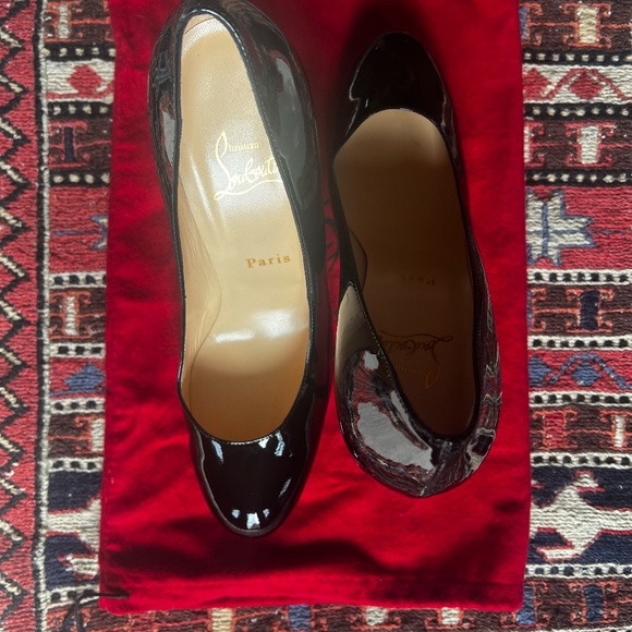 Christian Louboutin - Picture 2 of 8